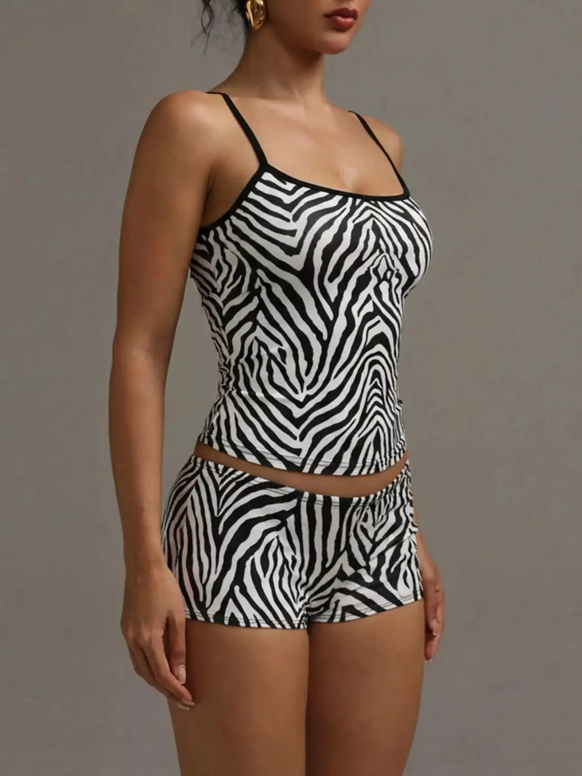 Refined Leopard-Print Top and Shorts Matching Set