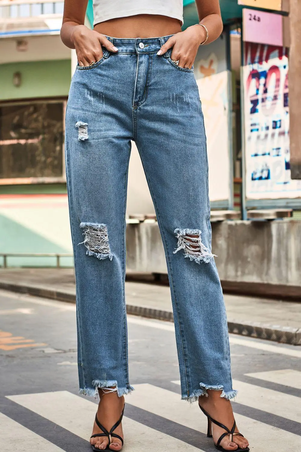 Distresssed Buttoned Loose Fit Denim Jeans