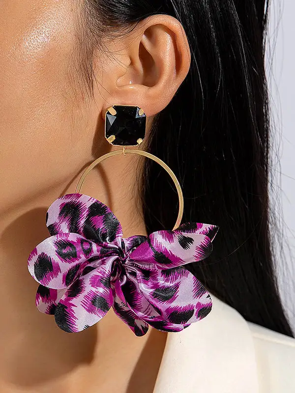 Expressive Geometric Accent Earrings