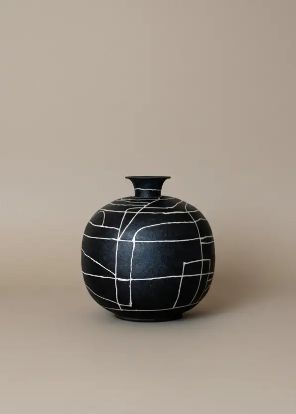 Dune Obsidian Vase Black Small