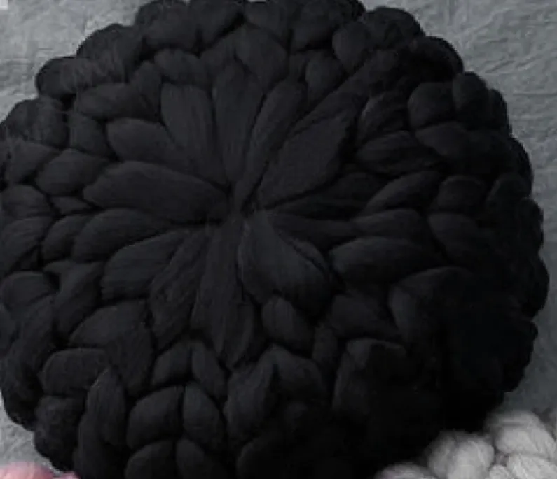 Chunky-Knit Woven Round Decorative Throw Blanket