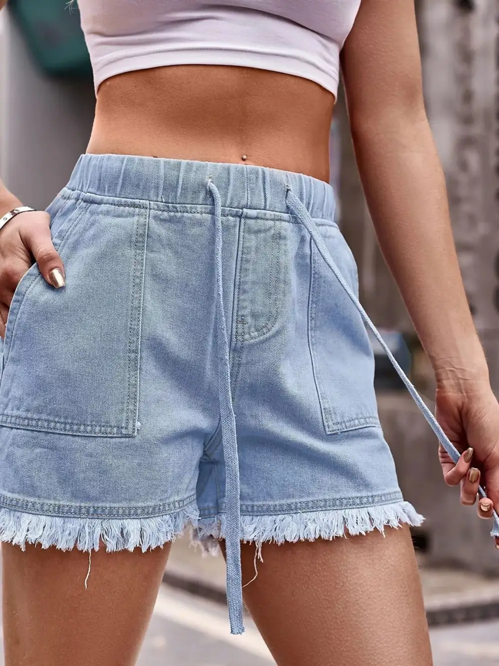 Frayed Hem Drawstring Waist Shorts