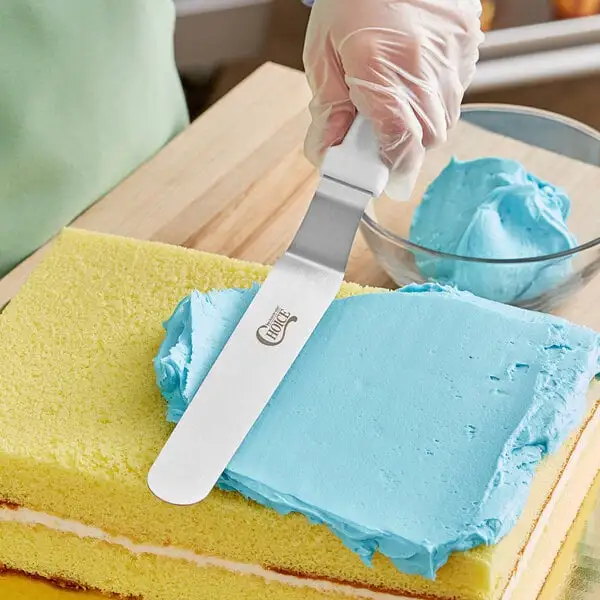 Space-Saving Blade Offset Baking Icing Spatula with Plastic Handle