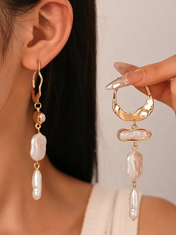 Chic Vintage-Inspired Accent Earrings