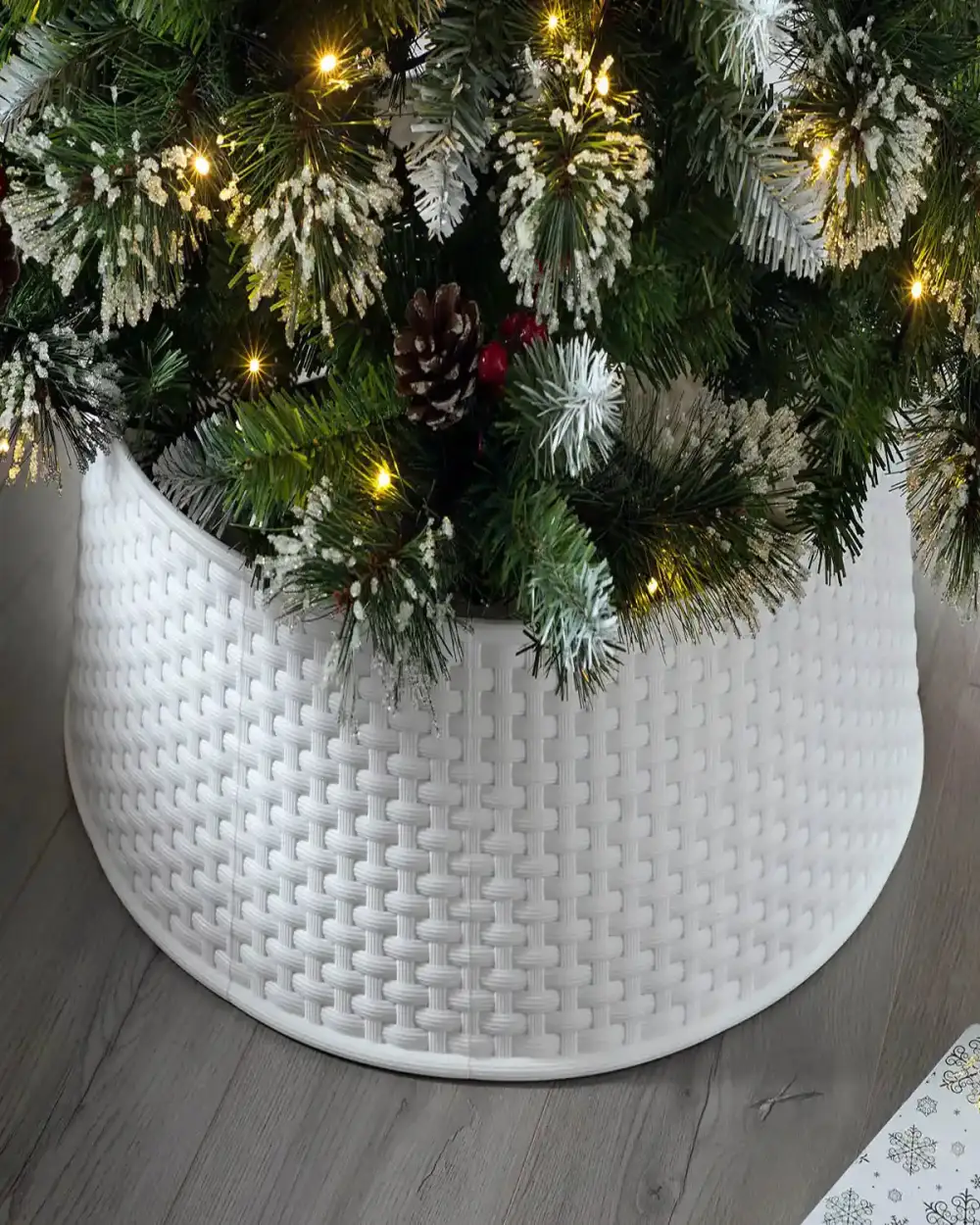 Rattan Effect Tree Collar