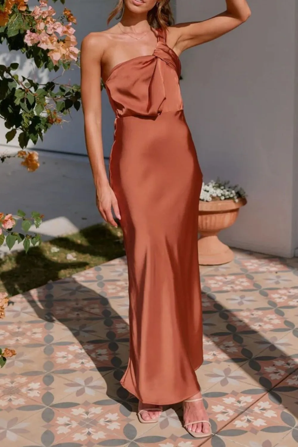 One-Shoulder Sleeveless Maxi Dress