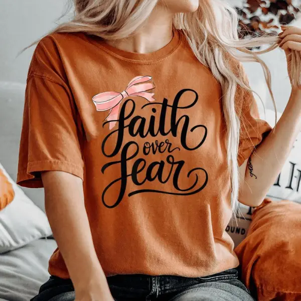 Pink Bow Faith Over Fear Christian Faith Jesus Bible Verse Women's Oversized Comfort T-shirt
