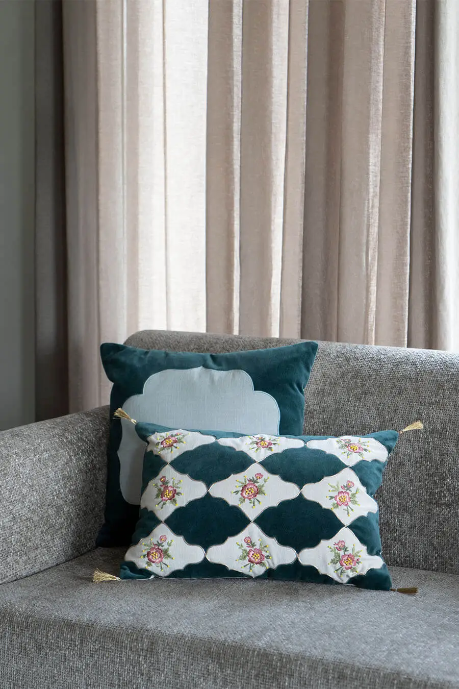 Refined Detail Embroidered Velvet Decorative Cushion Cover