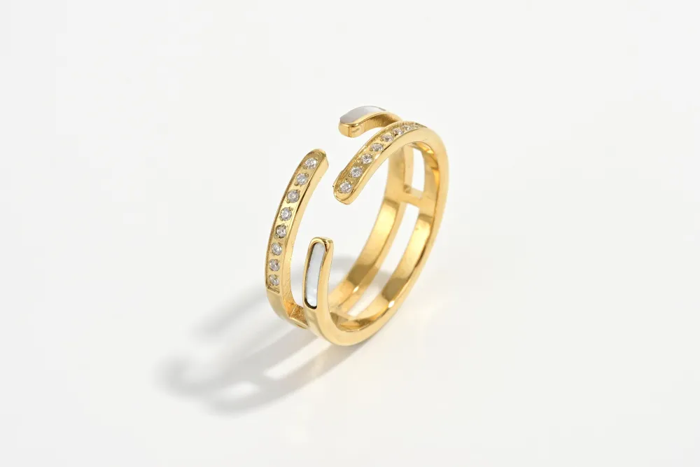 Refined-Shape Minimal Everyday Fashion Ring