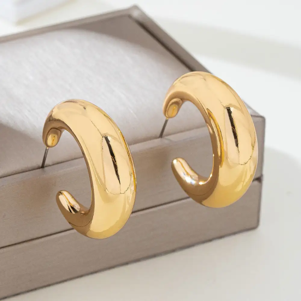 Tapered Tone Crescent Hoop arrings