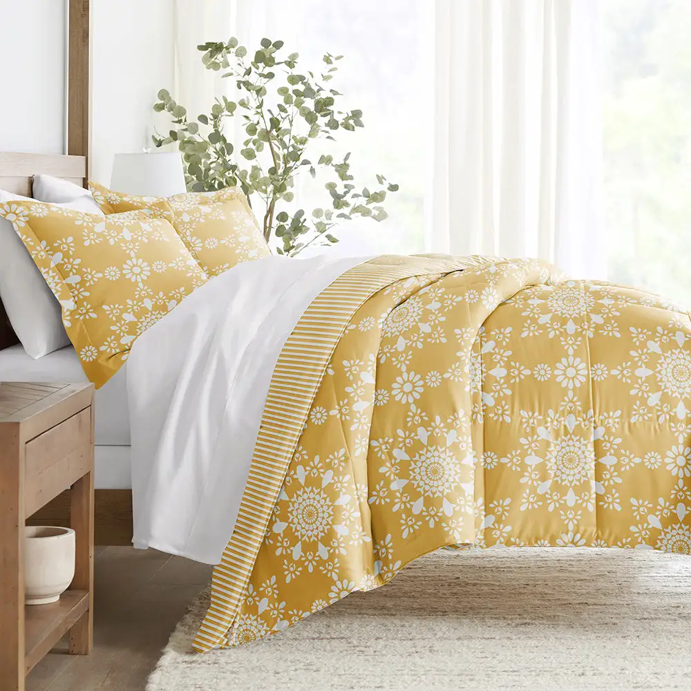 Daisy Medallion Reversible Down Alternative Comforter Set