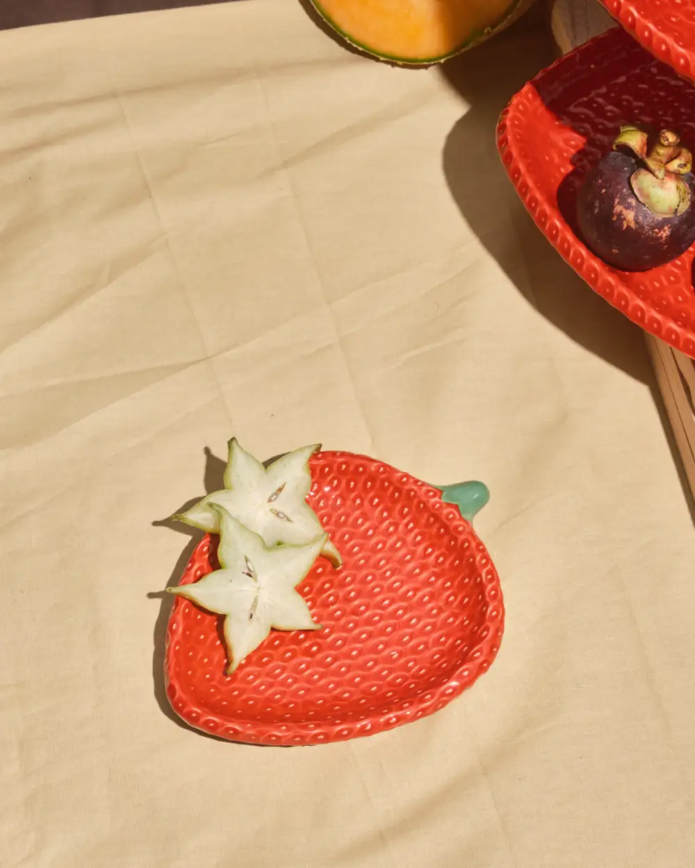 Raised Two-Tier Tableware Selection