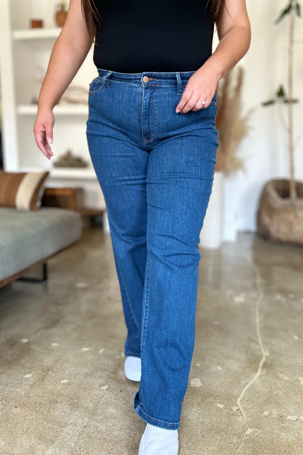 Classic Easy-Fit Jeans
