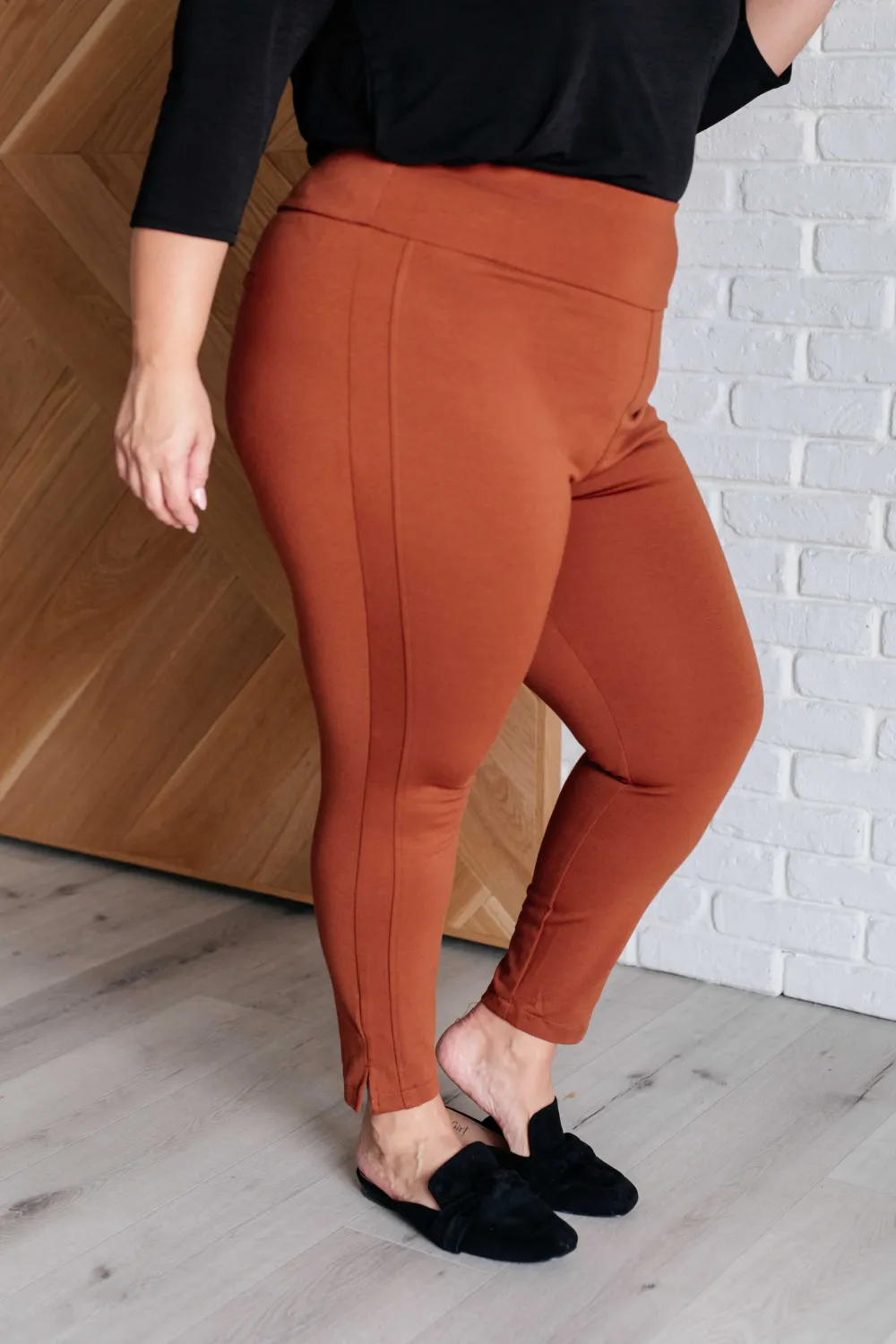 Magic Ankle Crop Skinny Pants In Rust