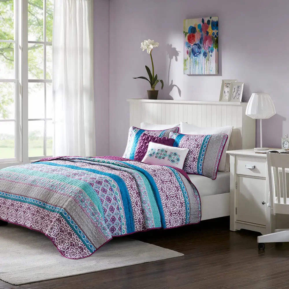 Classic Reversible Quilt Bedding Set