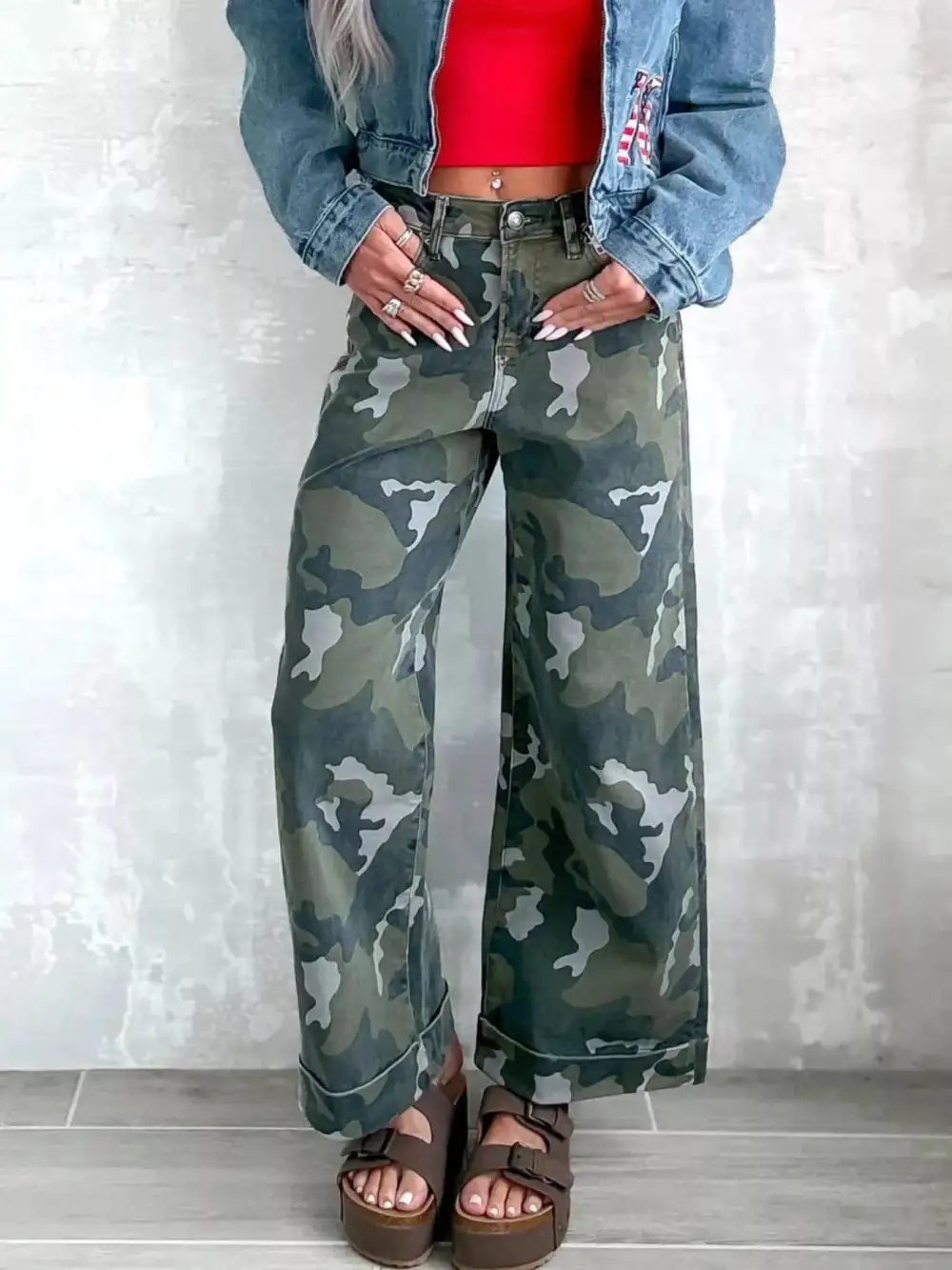 Women' High-Waisted Camouflage Wide-Leg Jeans