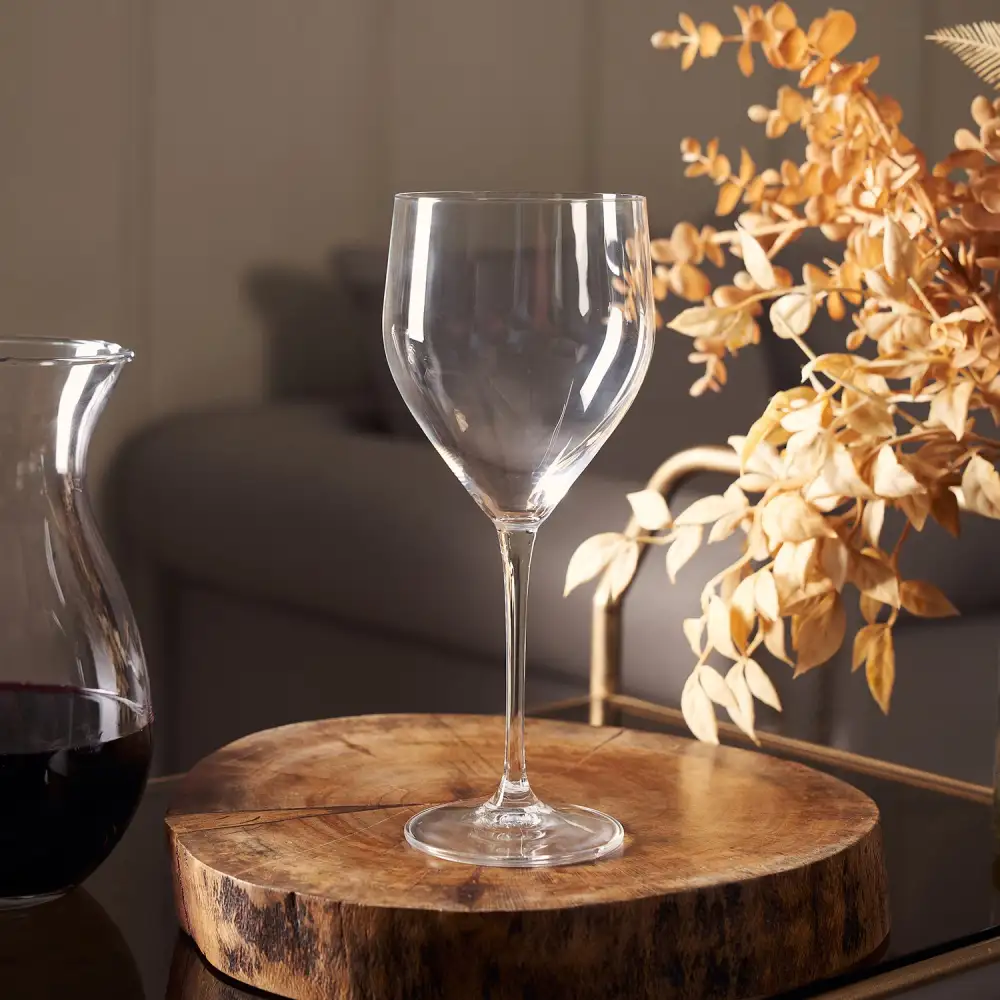 Clear Rounded Red Wine Glass