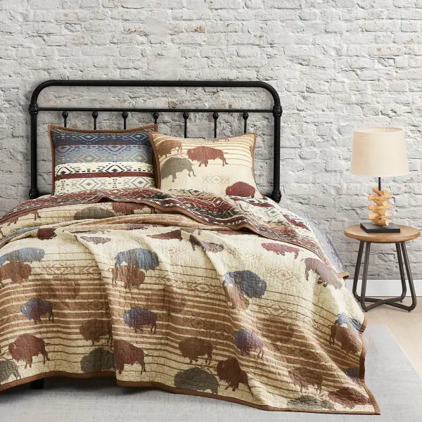 Refined Reversible Quilted Quilt Set