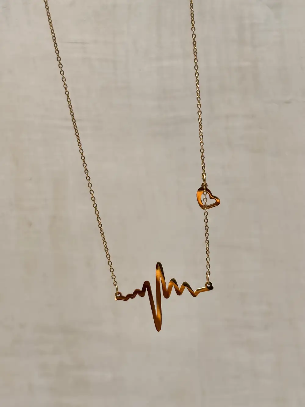 Dainty Heartbeat Necklace