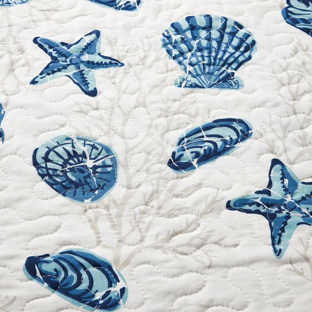 Elegant Coastal Quilt Bedding Set