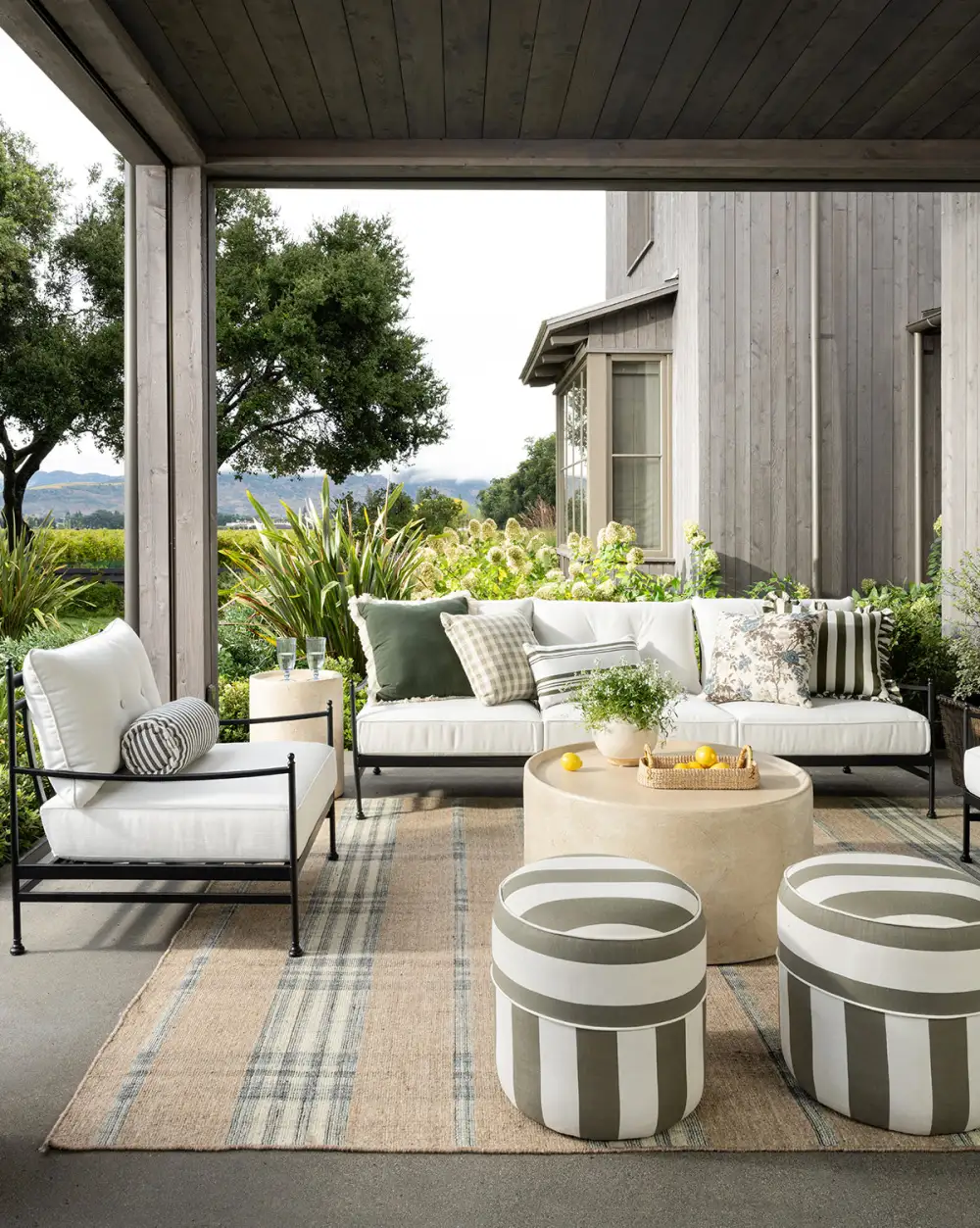 Gingham Handwoven PET Indoor-Outdoor Area Rug