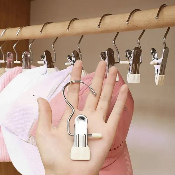 Versatile Closet Hanging Storage Clips