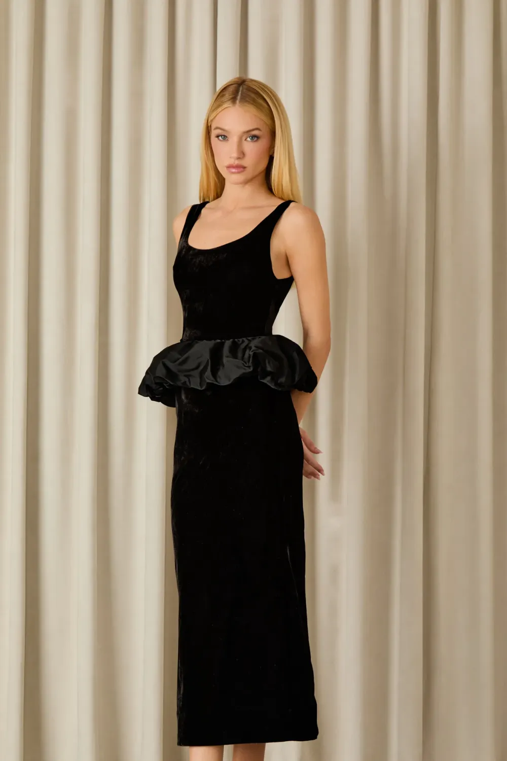 Saskia Camisole Velvet Maxi Dress In Black
