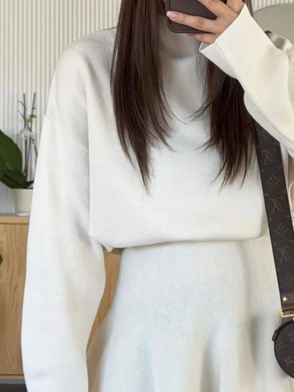Bouncy Sweater Round Mini Dress