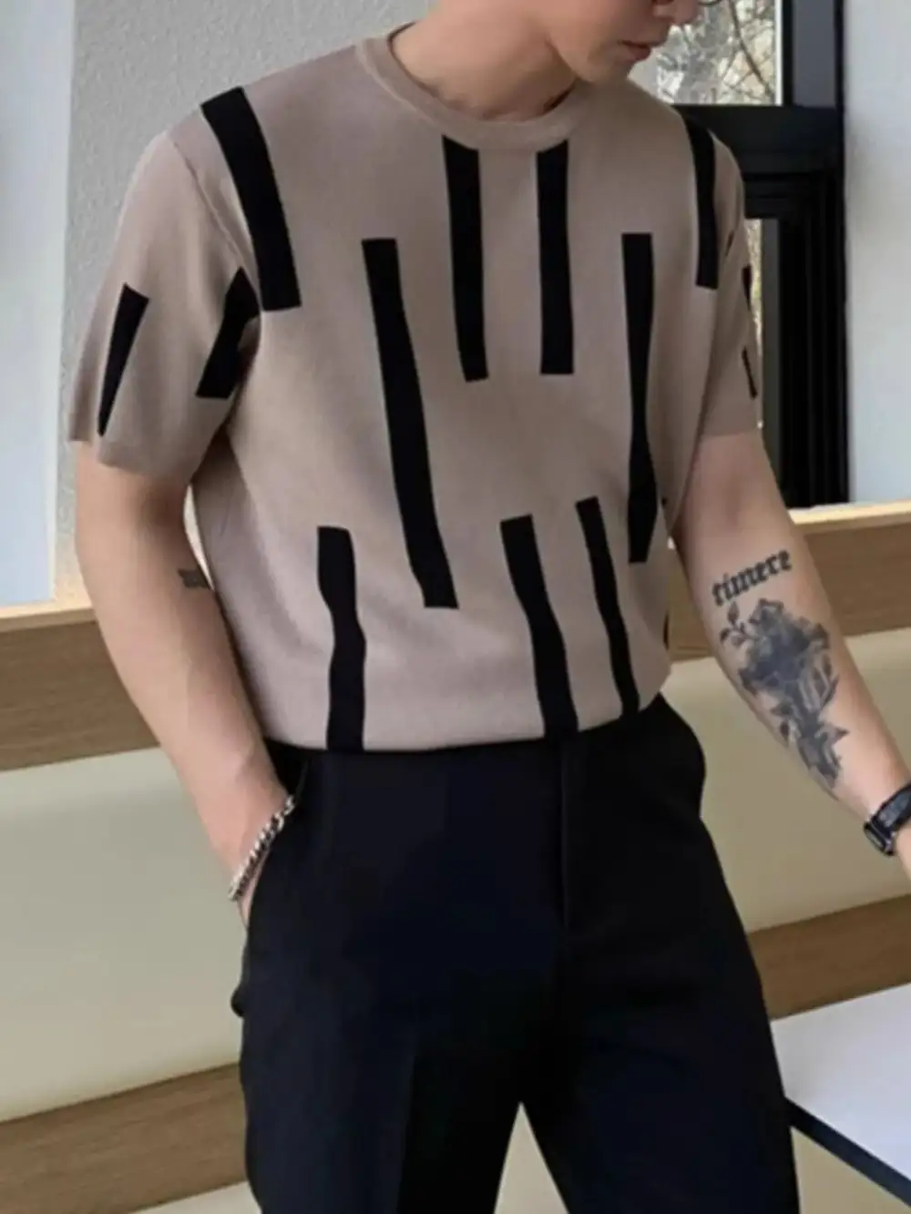 Easy Fit Contrast Detail Crew Neck Short Sleeve Tee