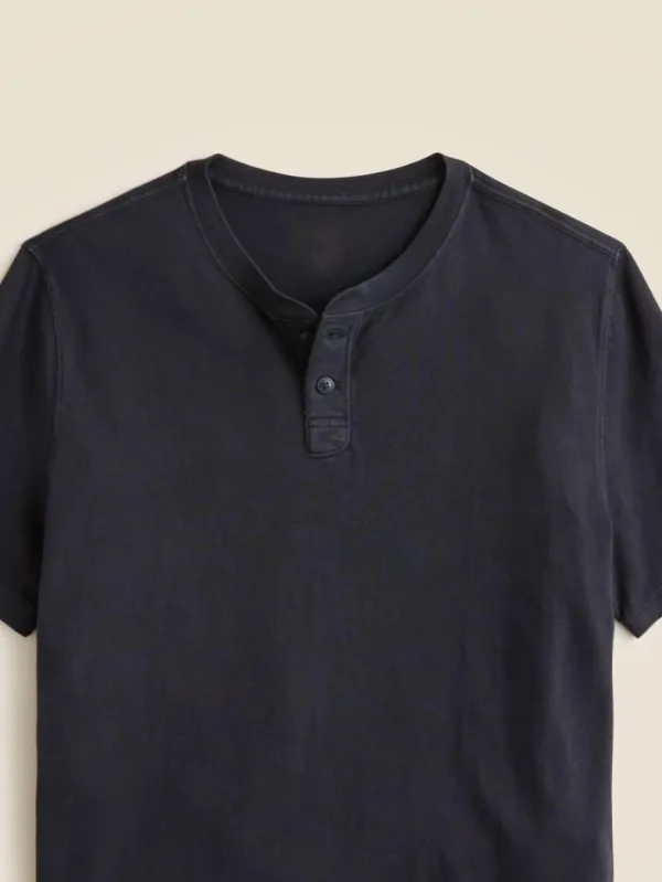 Clean Line Casual T-Shirt