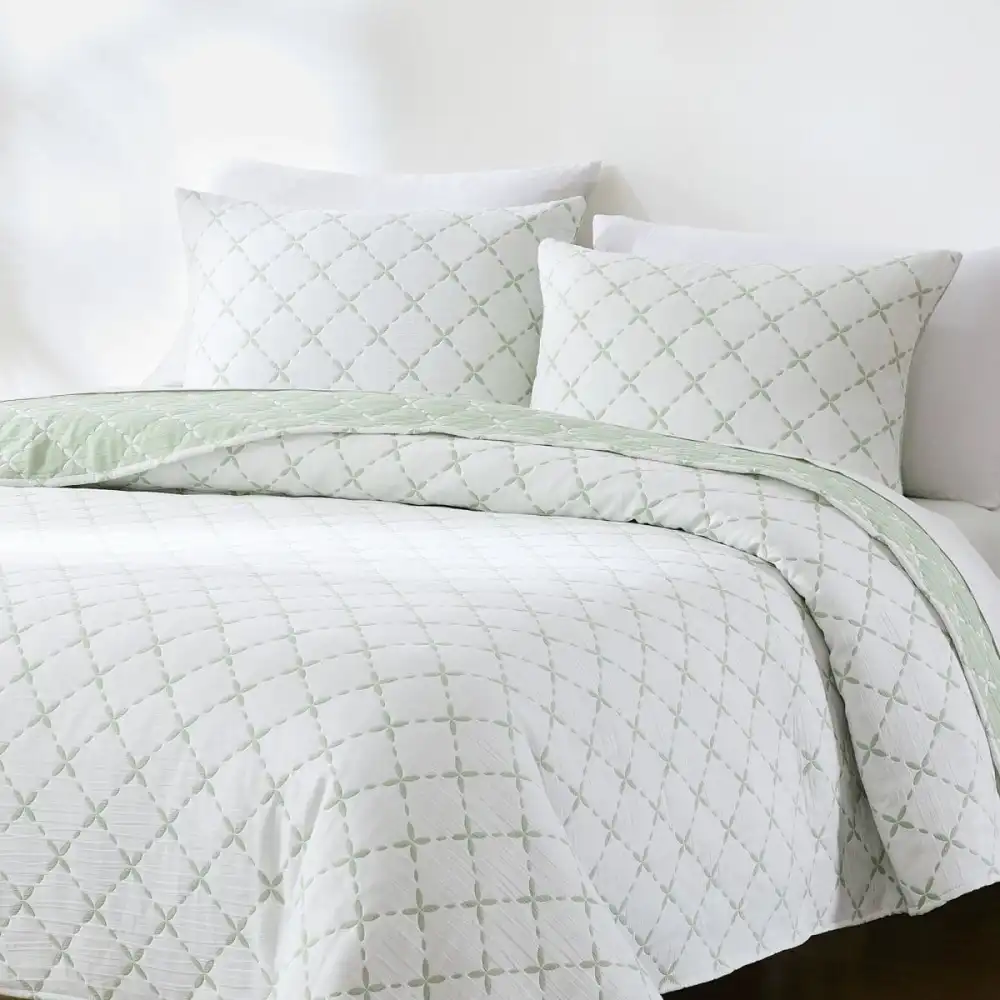 Jacquard Matelasse Reversible Leaf Coverlet Bedding Set