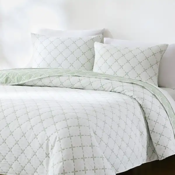 Jacquard Matelasse Reversible Leaf Coverlet Bedding Set