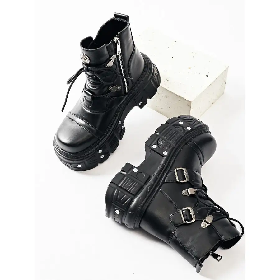 Relaxed Lace Up Platform Boots