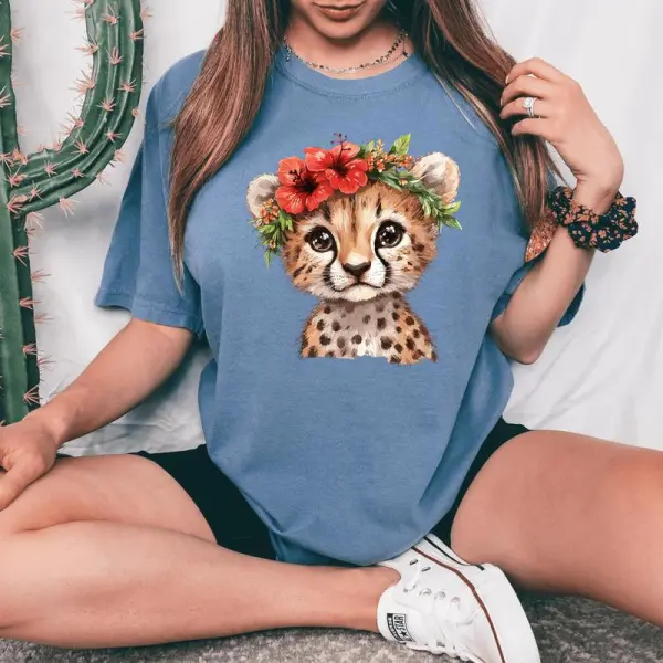 Cute Cheetah With Flower Crown Women's Oversized Comfort T-Shirt