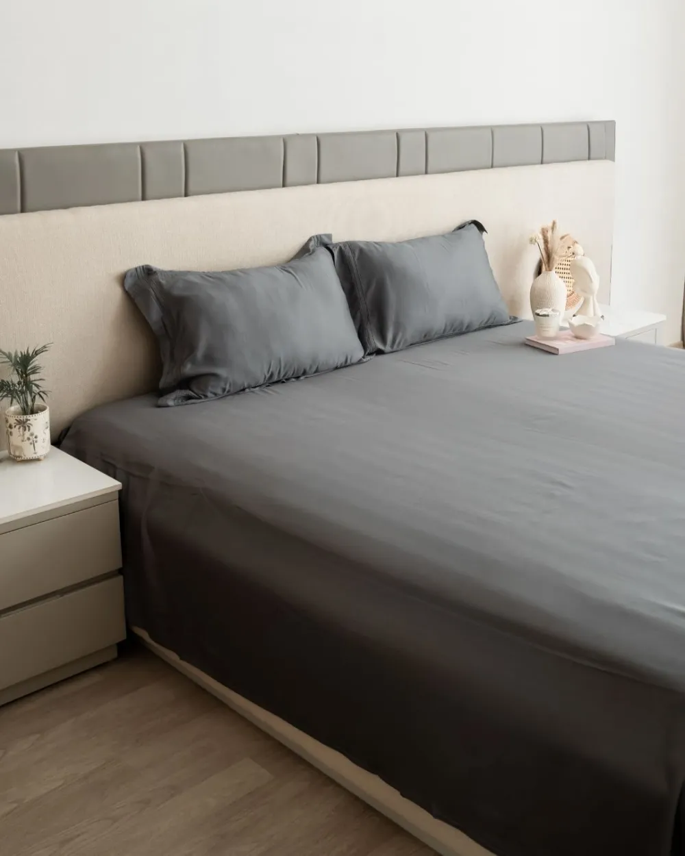 Charcoal Grey Pleated Super King Size Tc Bamboo Bedsheet Set