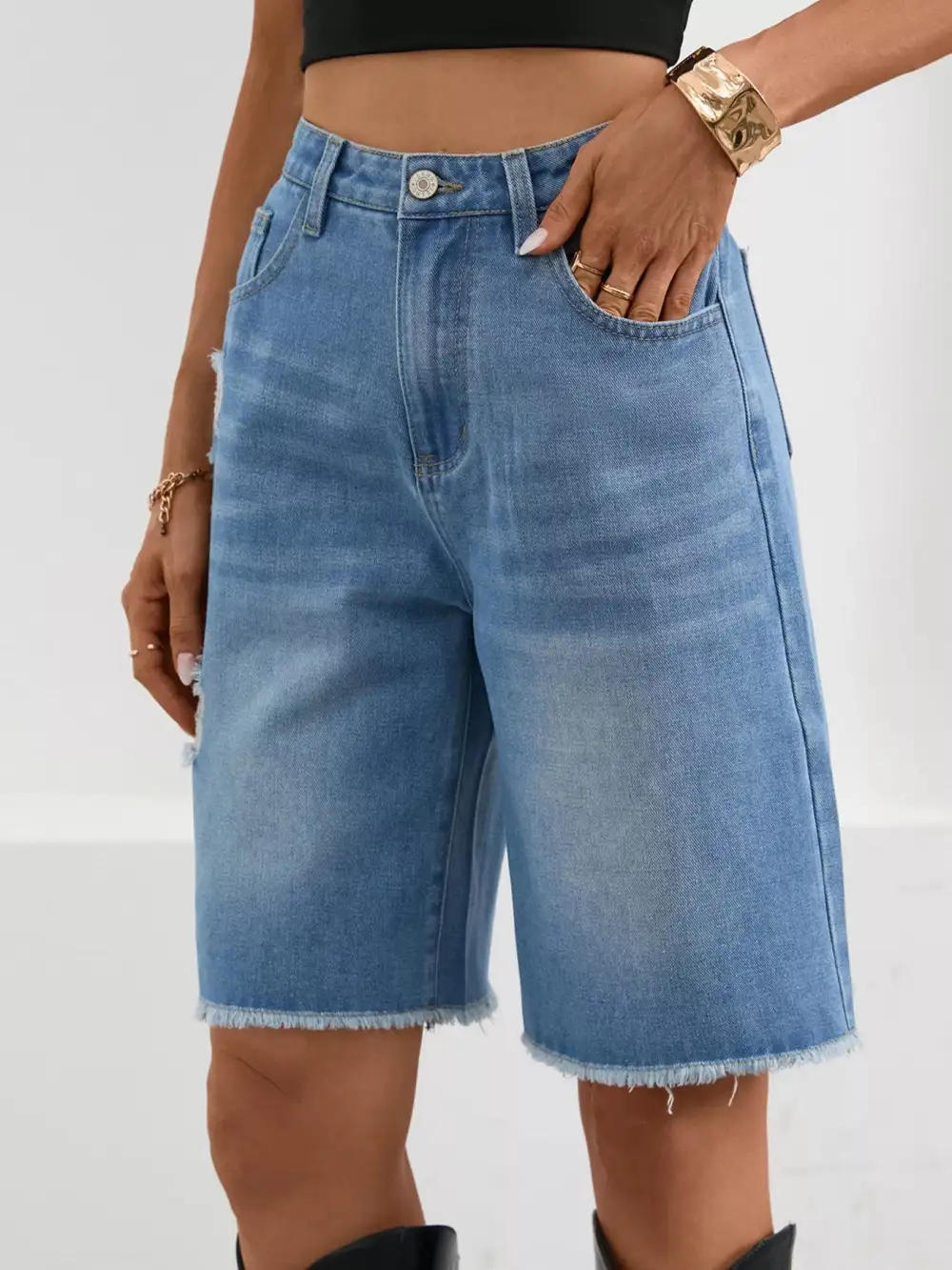 Clean Front Frayed Hem Shorts