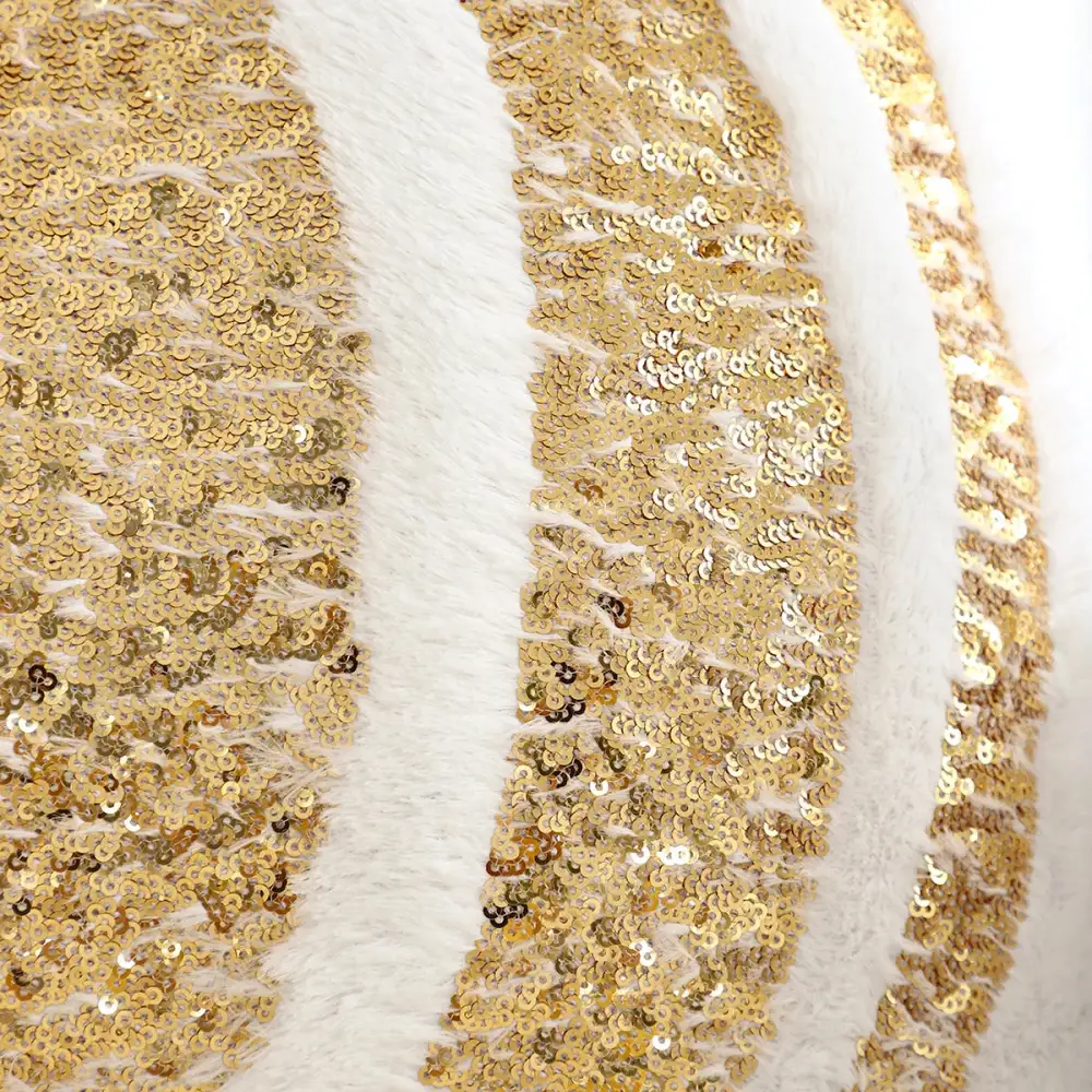Minimal Decorative Throw Blanket