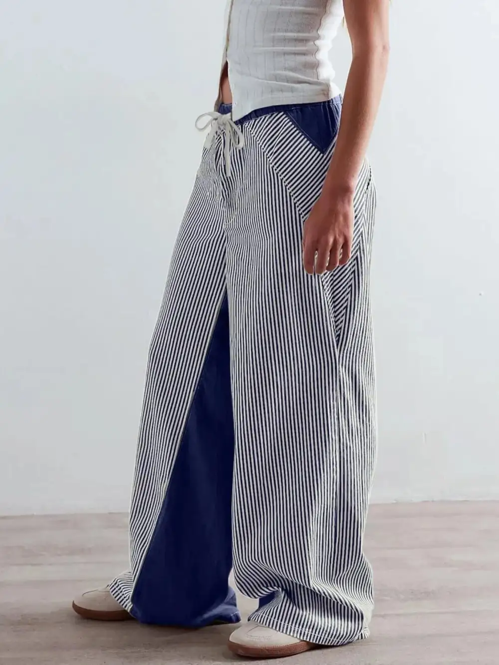 Relaxed Striped Wide Leg Jeans