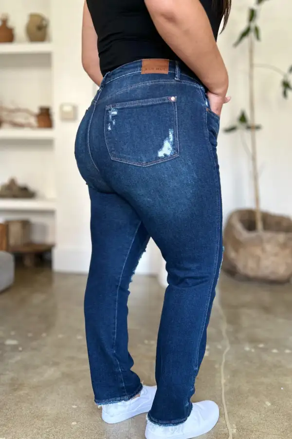 Comfort-Fit High Waist Jeans