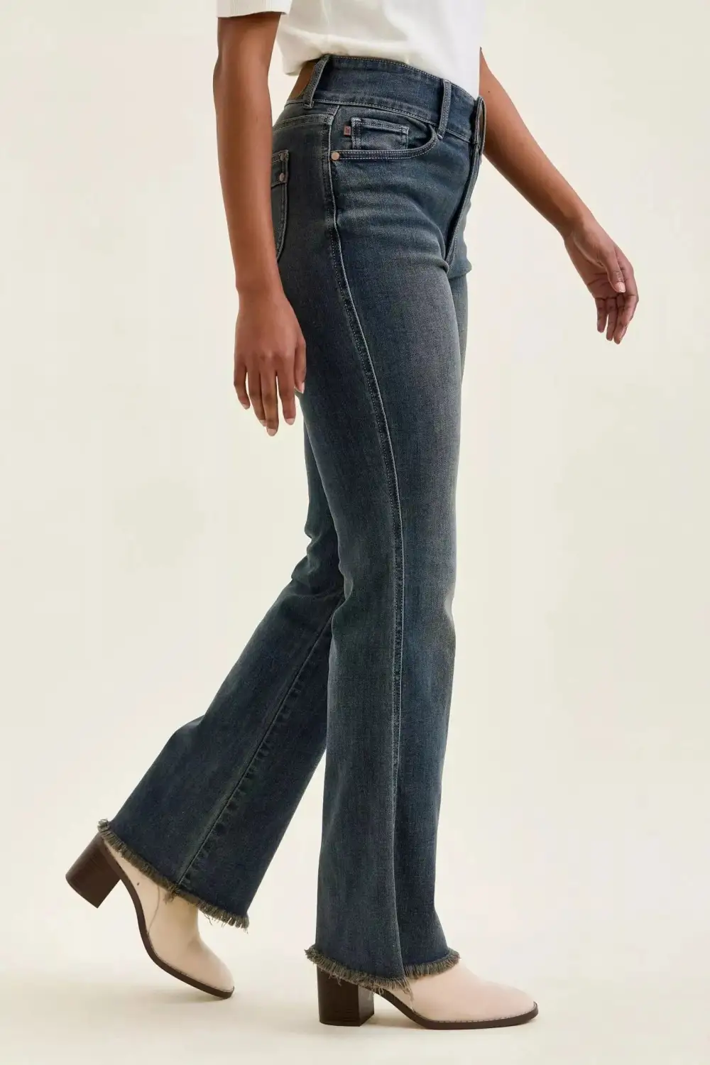 High Waist Frayed Hem Vintage Style Cropped Pocketed Denim Jeans