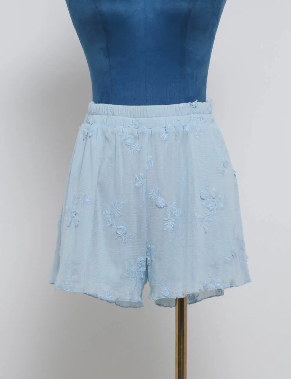 Embroidery Elastic Waist Solid Color Wide Leg Shorts