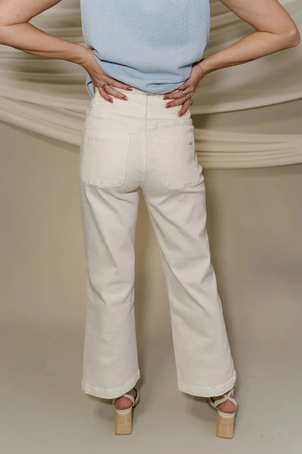 Front Zipper Crop Leg Jeans