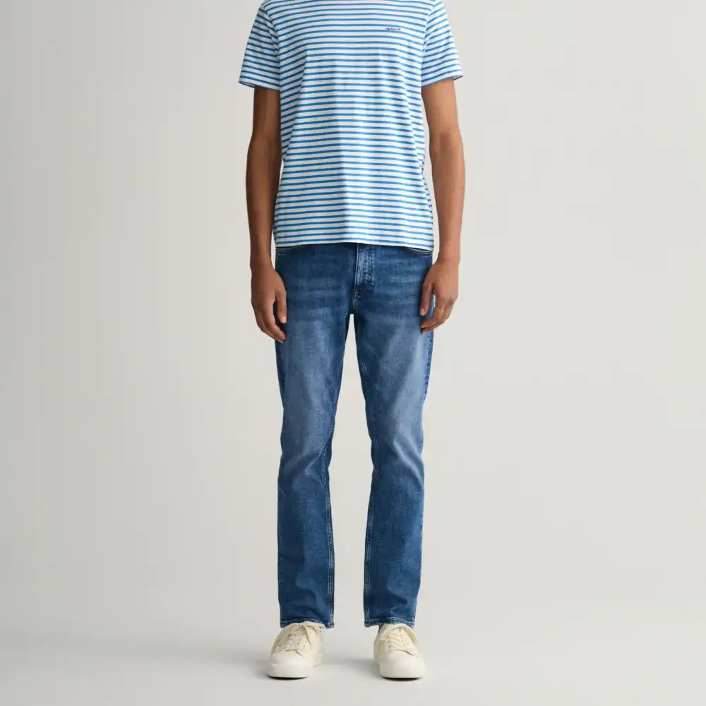 Modern Straight-Leg Comfort-Stretch Denim Jeans