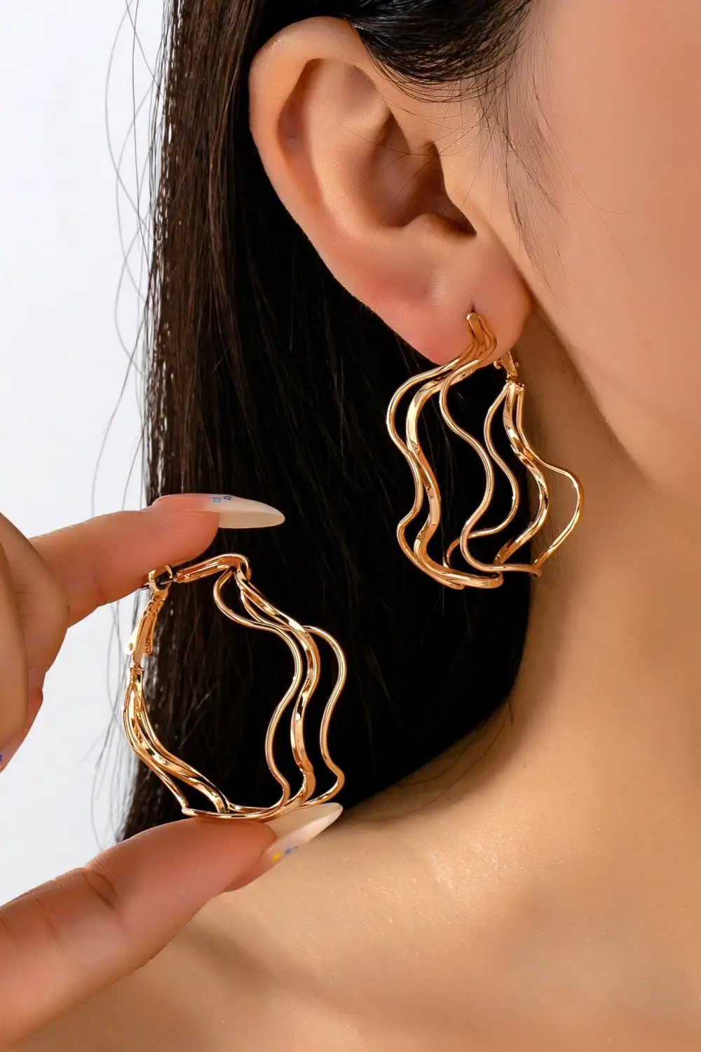 Textured Wavy Hoop arrings