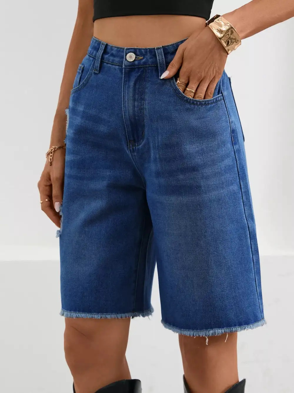 Clean Front Frayed Hem Shorts
