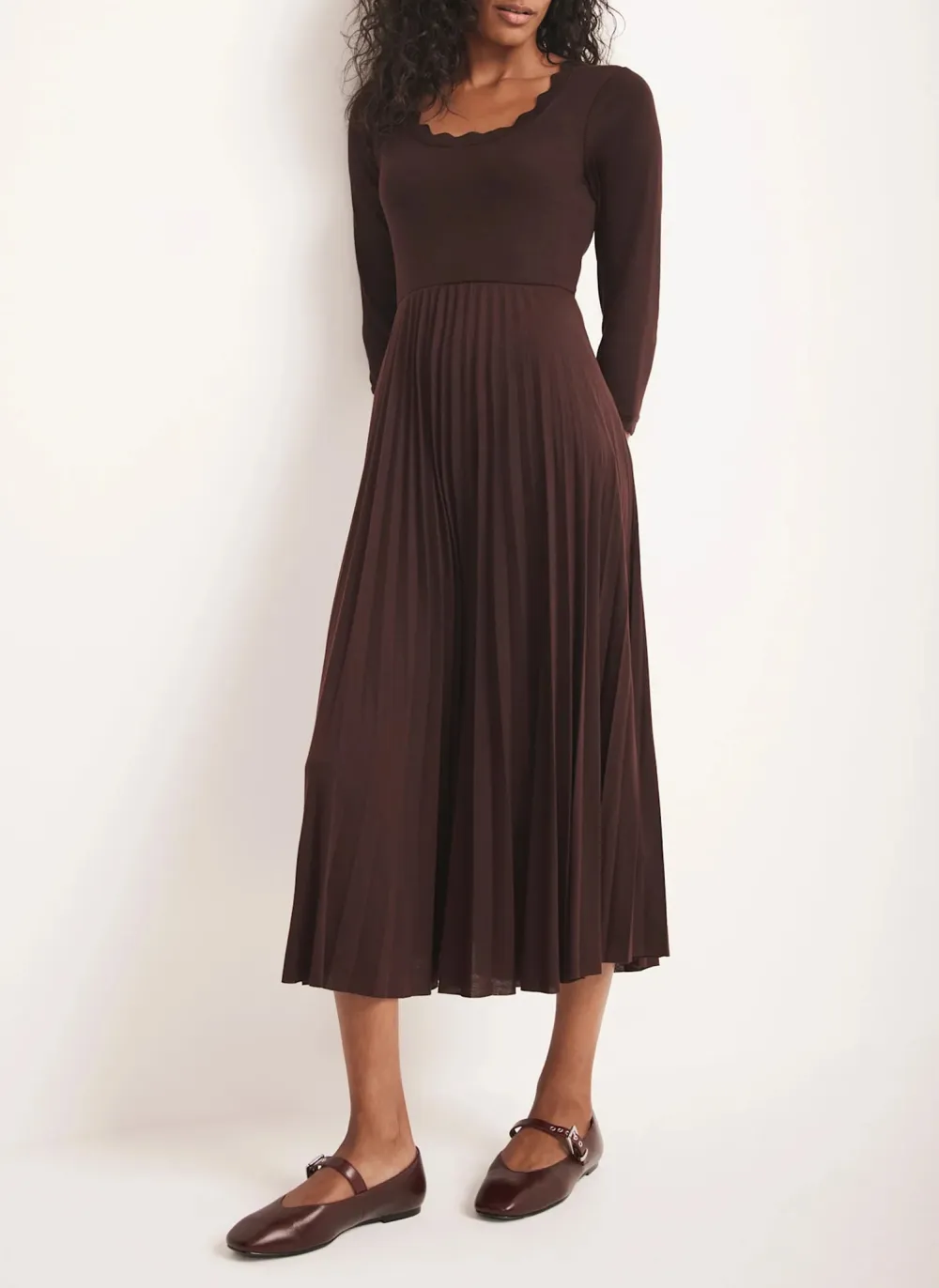 Casual Style Burgundy Scallop Trim Midi Dress