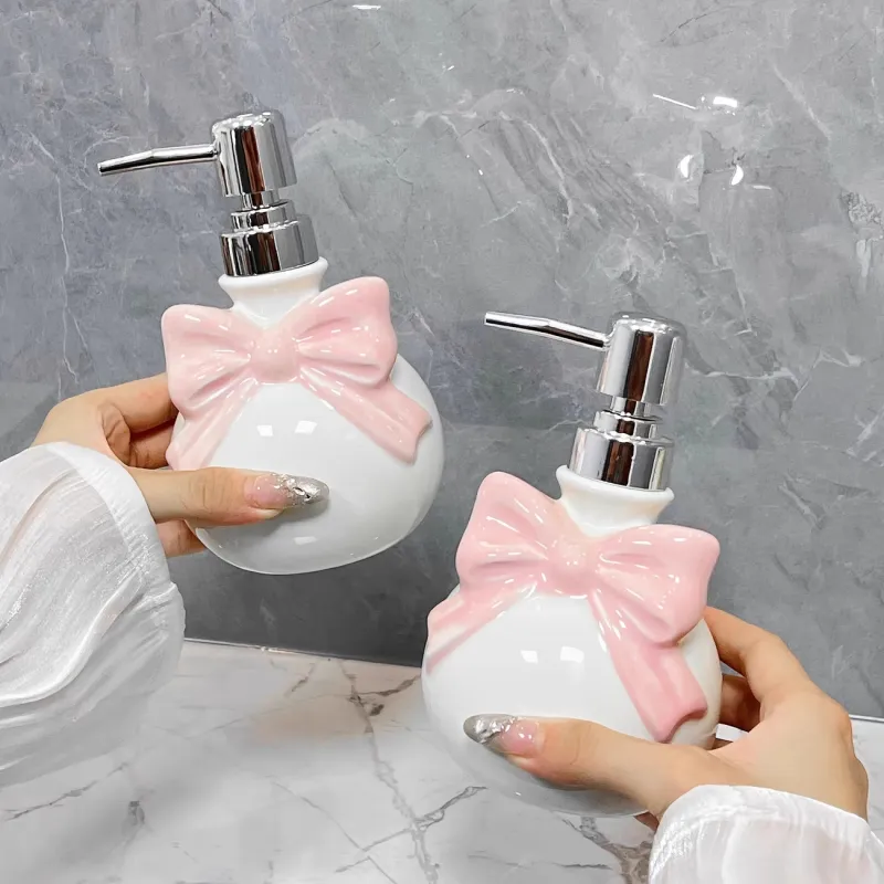 1 Pcs Cute Bow Soap Dispenser