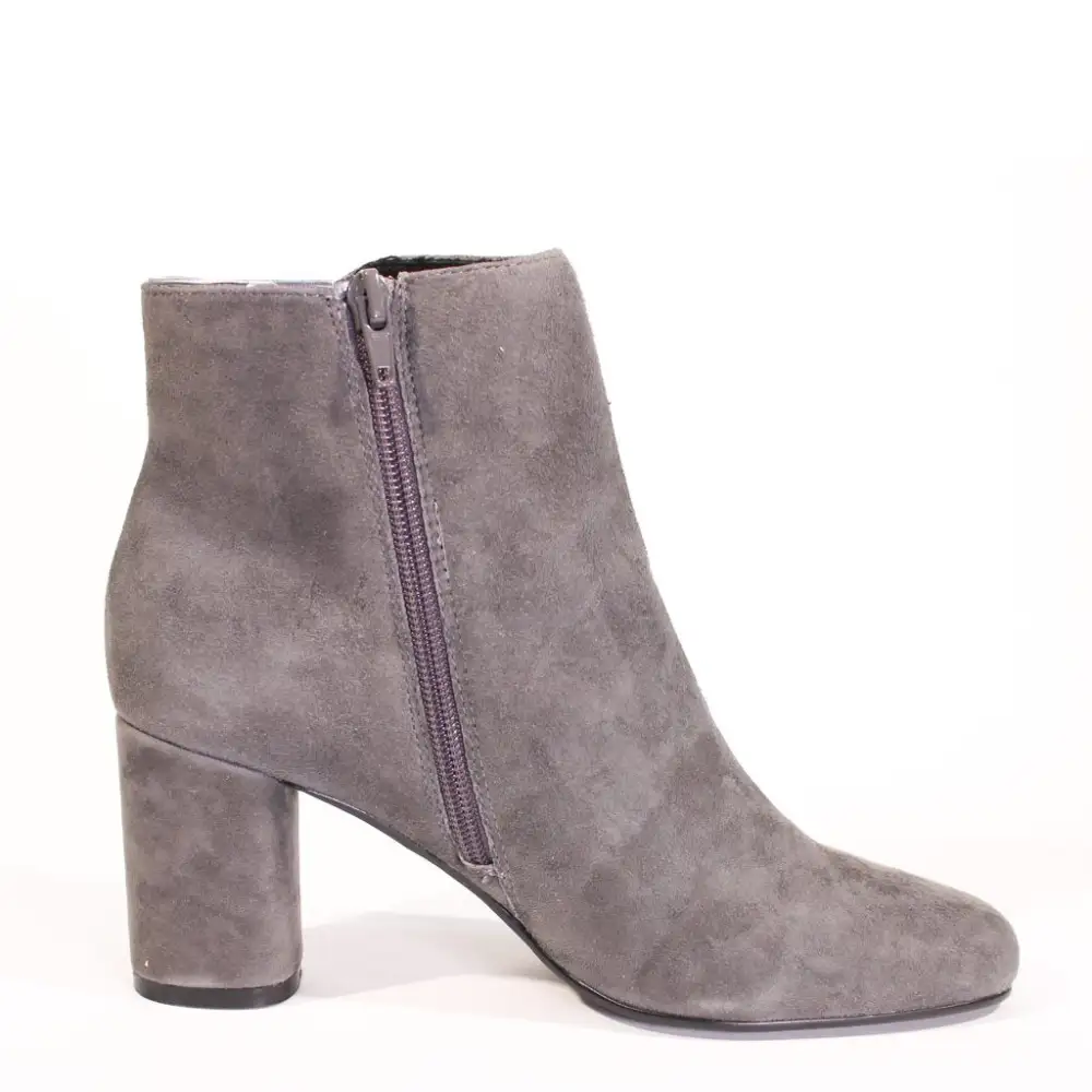 Scallop Suede Ankle Boots