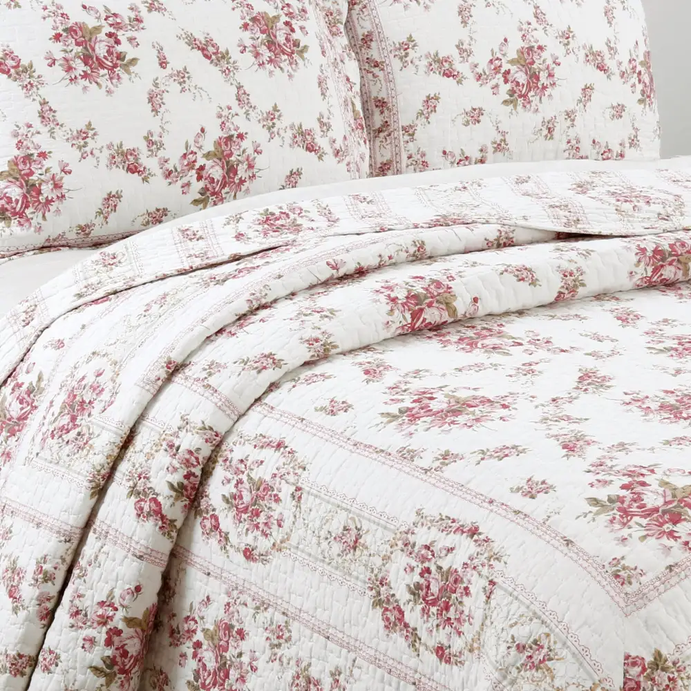 Layered Cotton Floral Scalloped Reversible Quilt Bedding Set