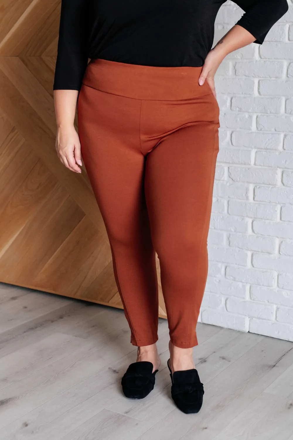 Magic Ankle Crop Skinny Pants In Rust